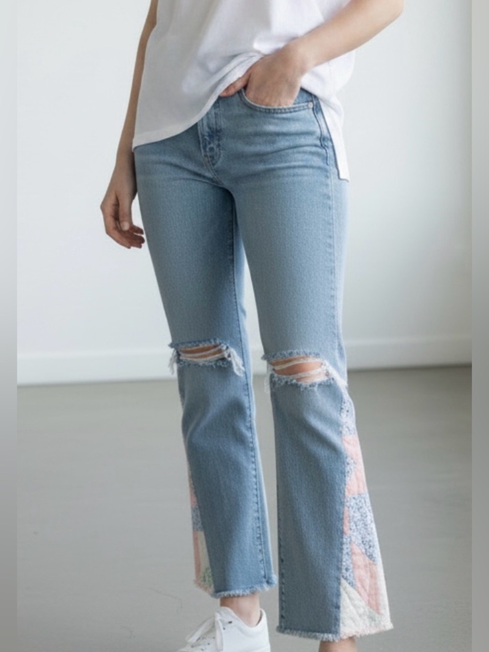 LEVI’S 501’s -Blue High-Rise Jeans with  VINTAGE Quilted Patch Trim